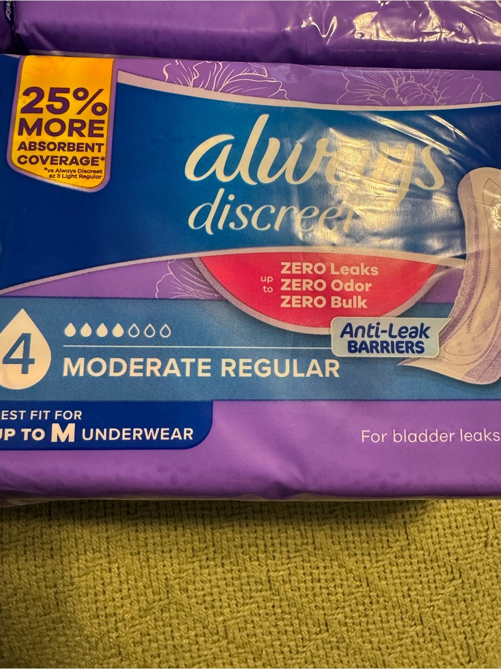 Always Discreet Light & Moderate Regular Pads - Picture 2 of 3
